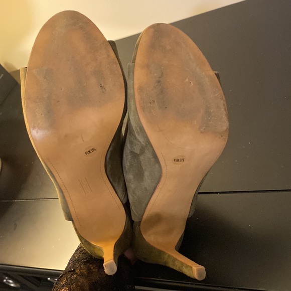 Vince Camuto Olive Suede Heels - Picture 5 of 10